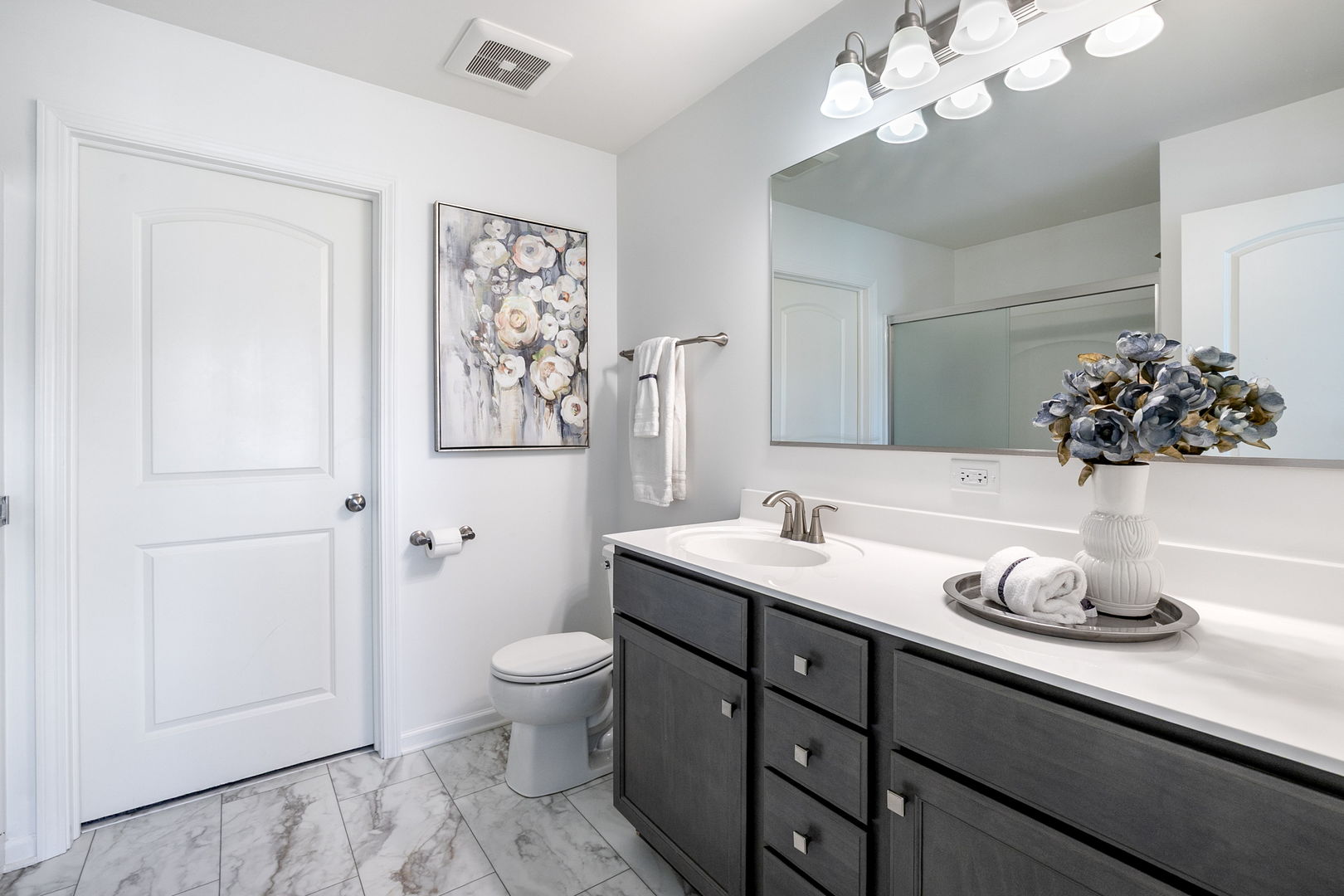 32070 Savannah Drive, Lakemoor, IL 60051