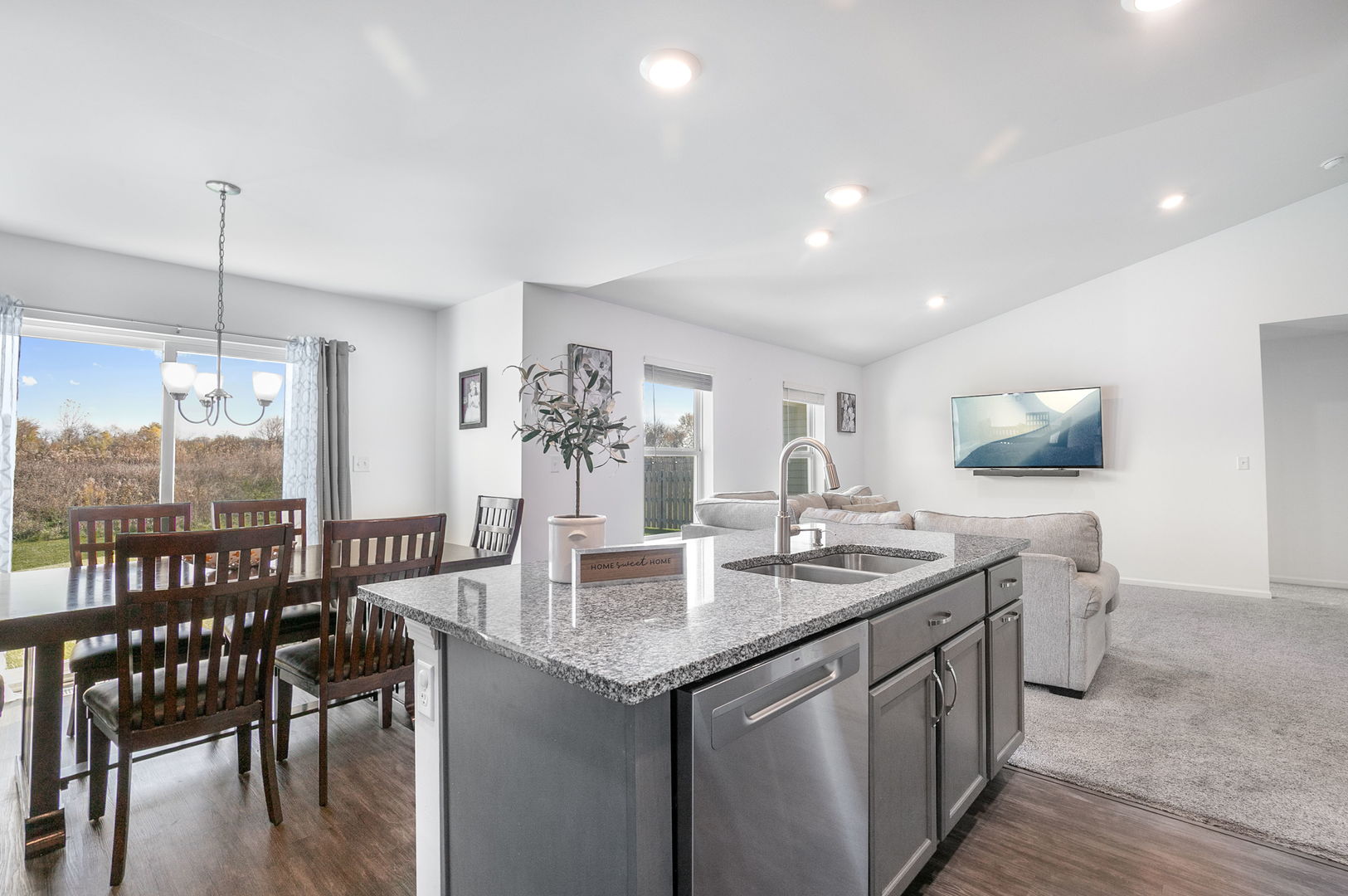 32070 Savannah Drive, Lakemoor, IL 60051