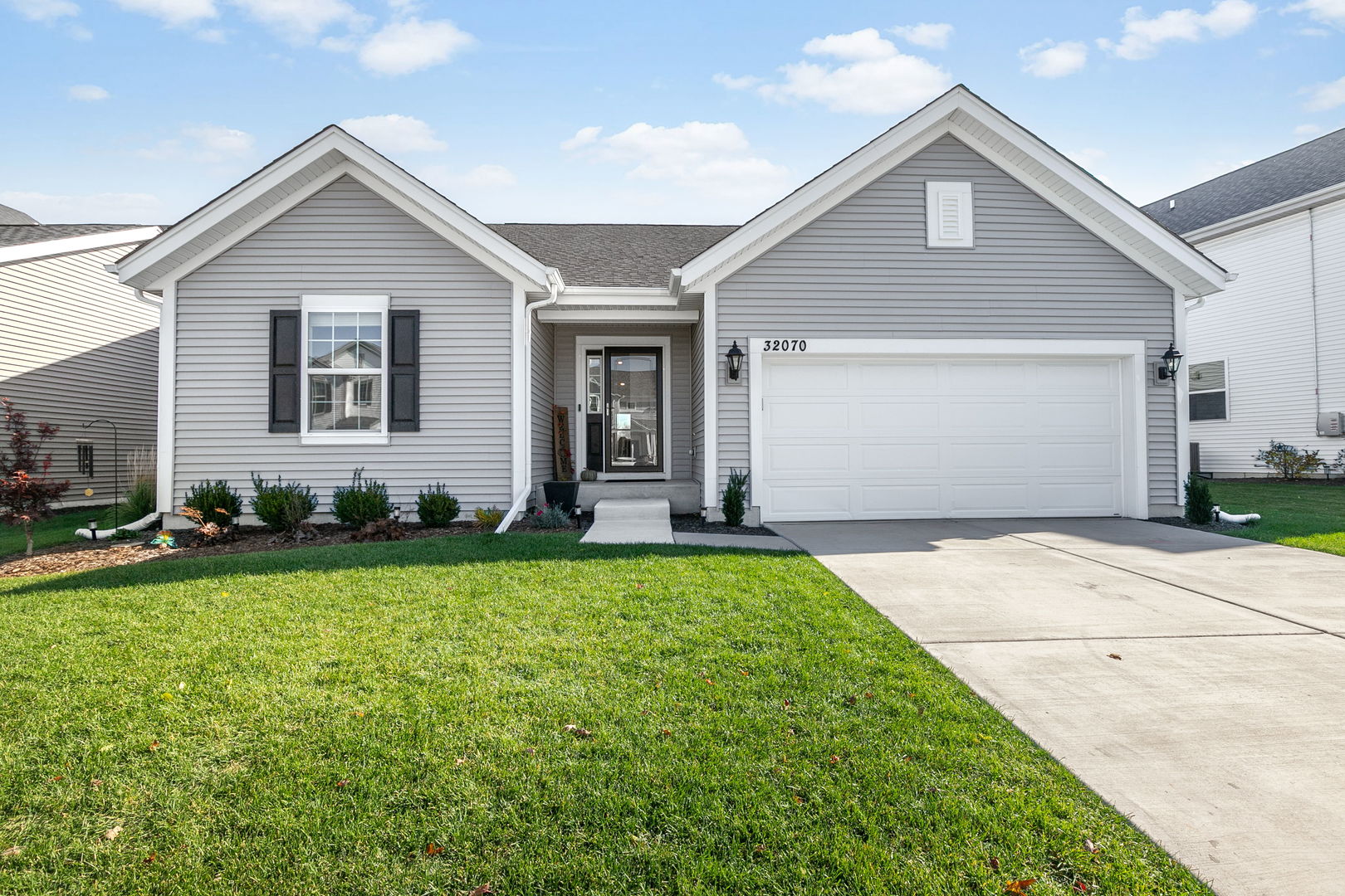 32070 Savannah Drive, Lakemoor, IL 60051