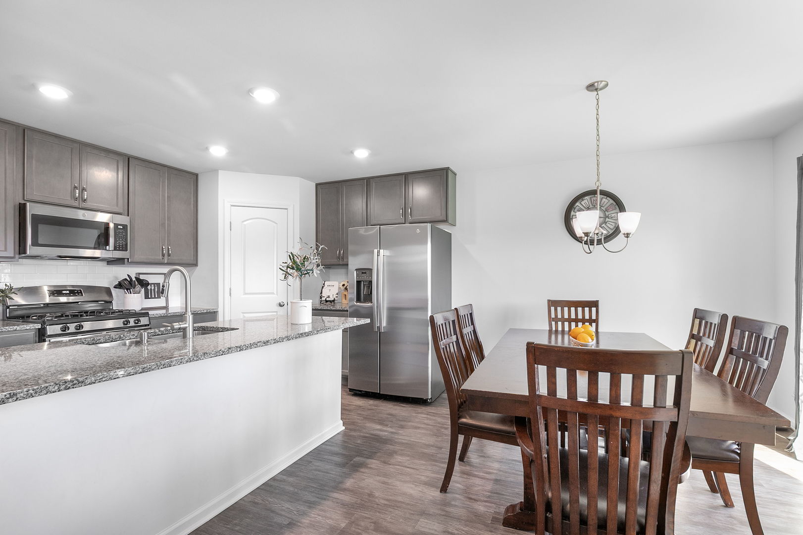 32070 Savannah Drive, Lakemoor, IL 60051