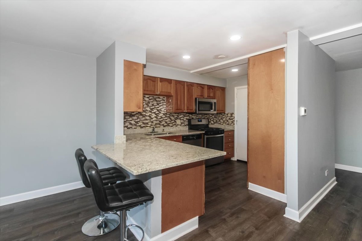 10373 Dearlove Road #4E, Glenview, IL 60025