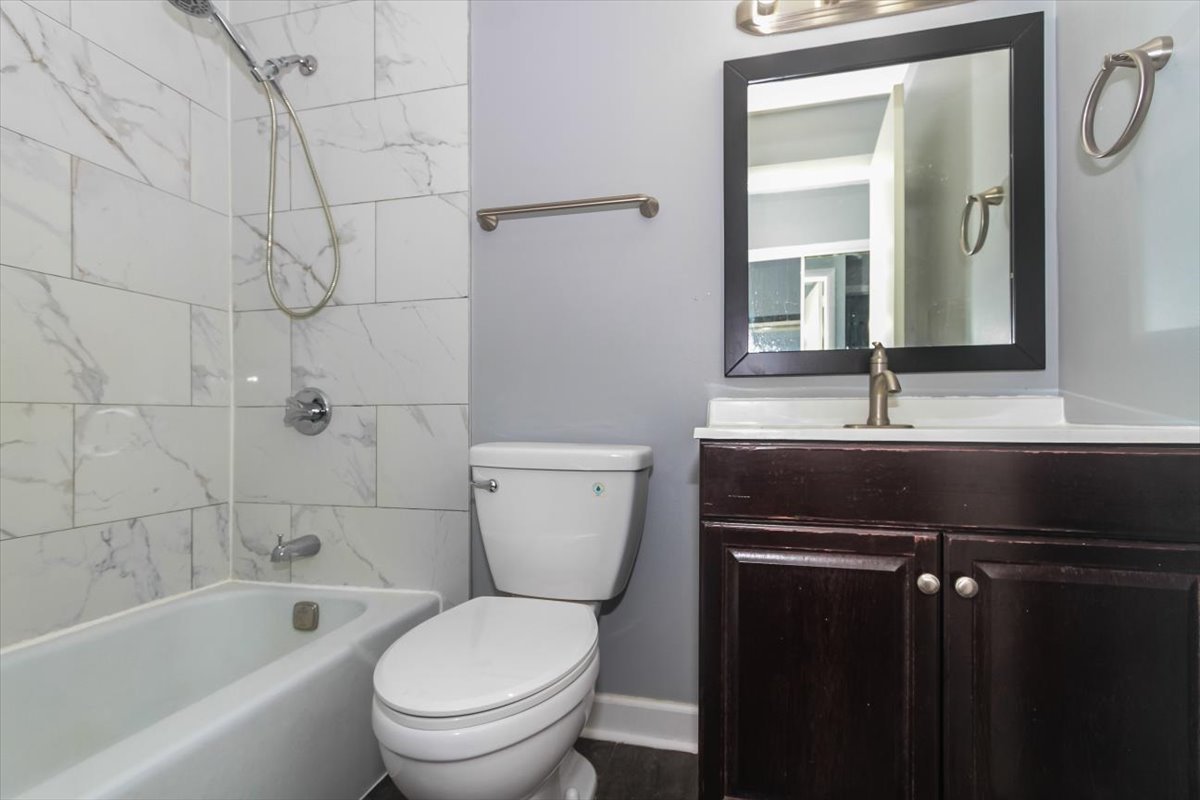 10373 Dearlove Road #4E, Glenview, IL 60025