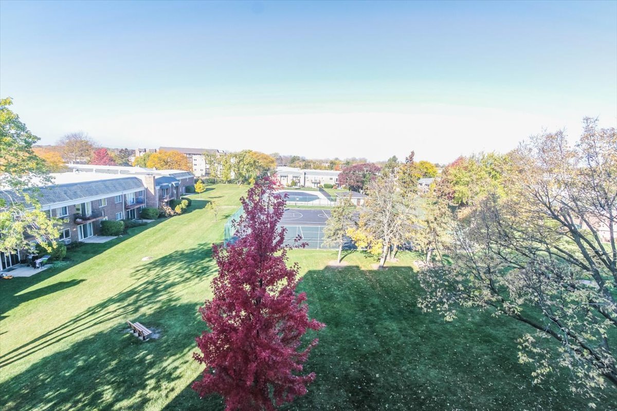 10373 Dearlove Road #4E, Glenview, IL 60025