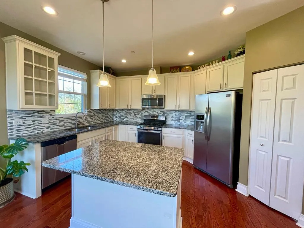 2915 Henley Lane, Naperville, IL 60540