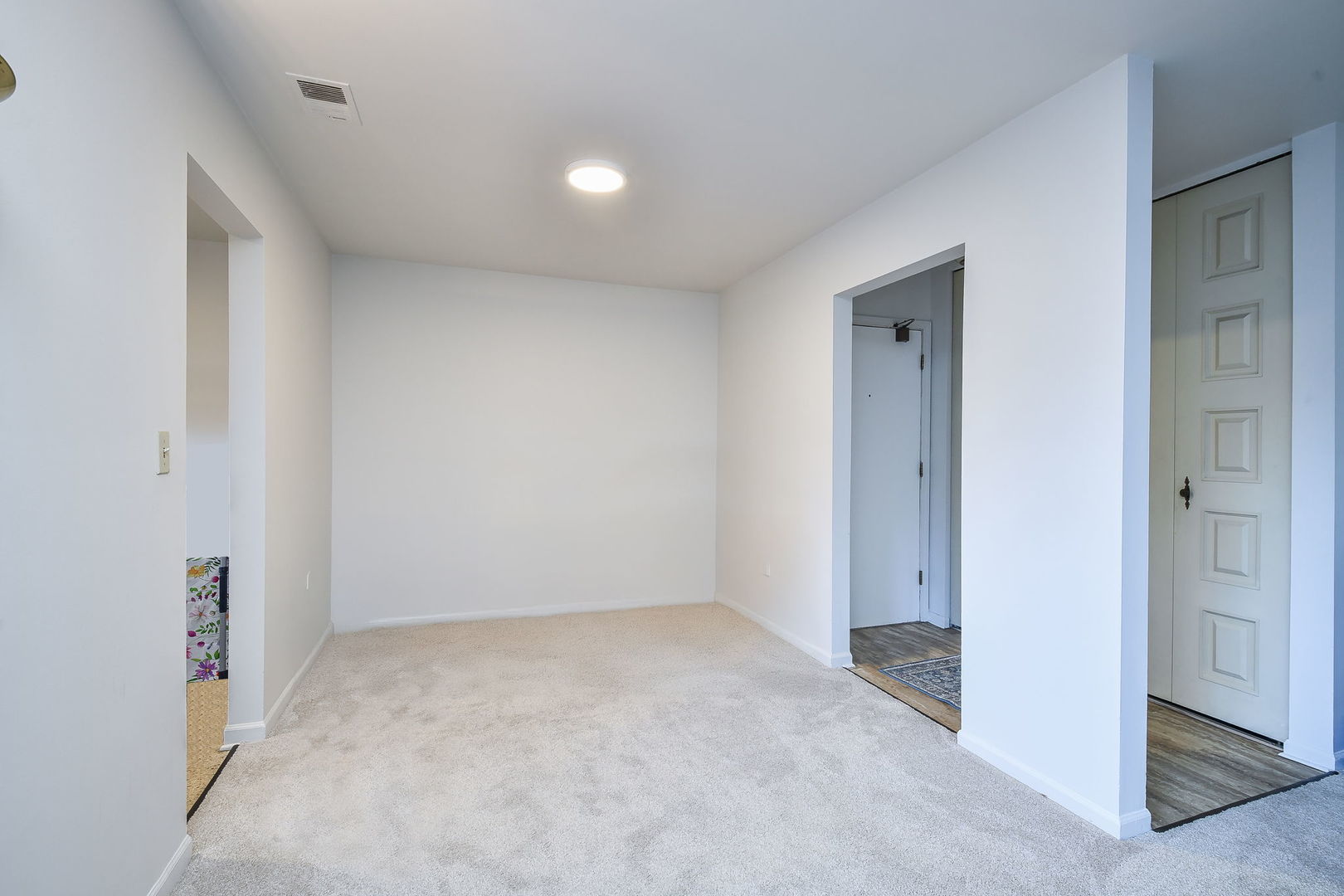 478 Raintree Court #2B, Glen Ellyn, IL 60137