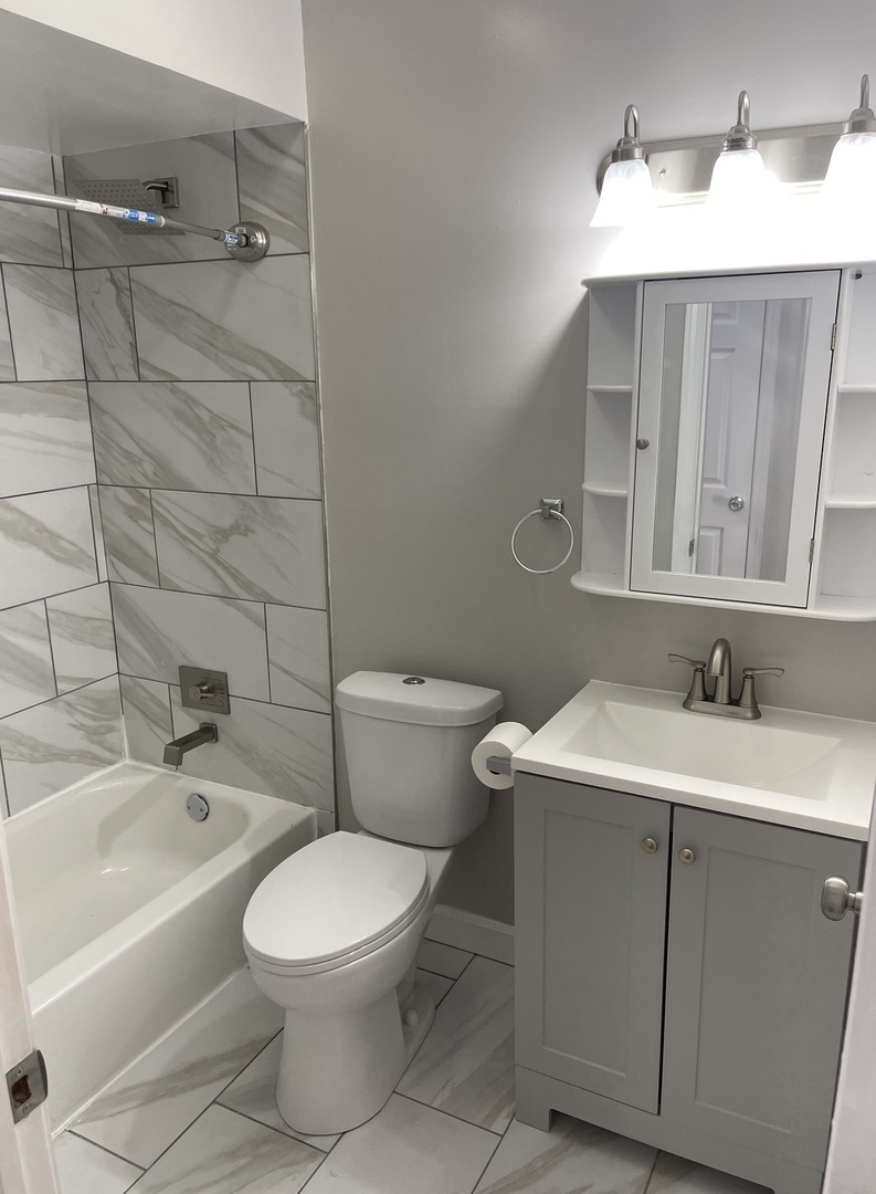 1534 W Farwell Avenue #2A, Chicago, IL 60626