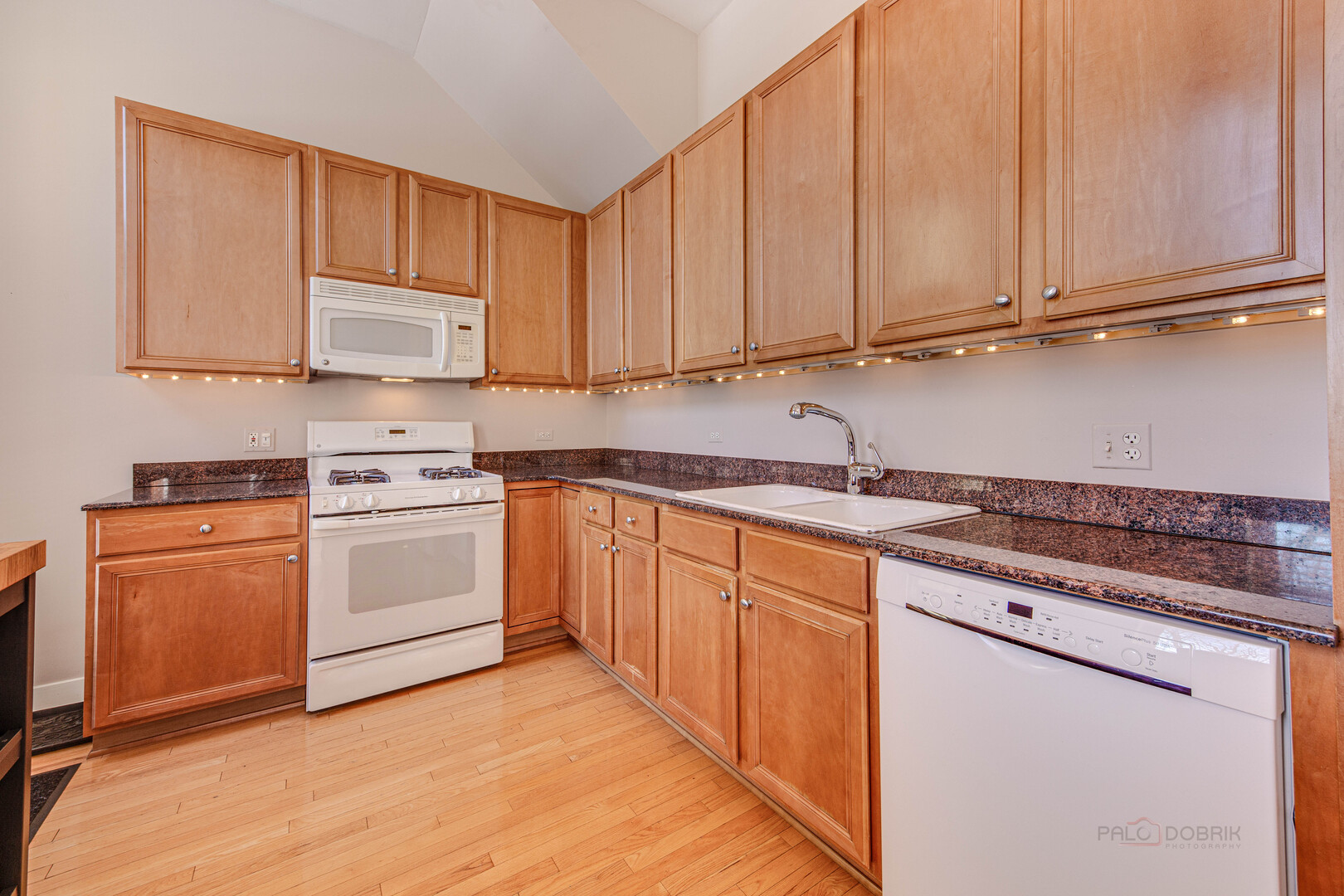 210 Leonard Wood #101, Highland Park, IL 60035