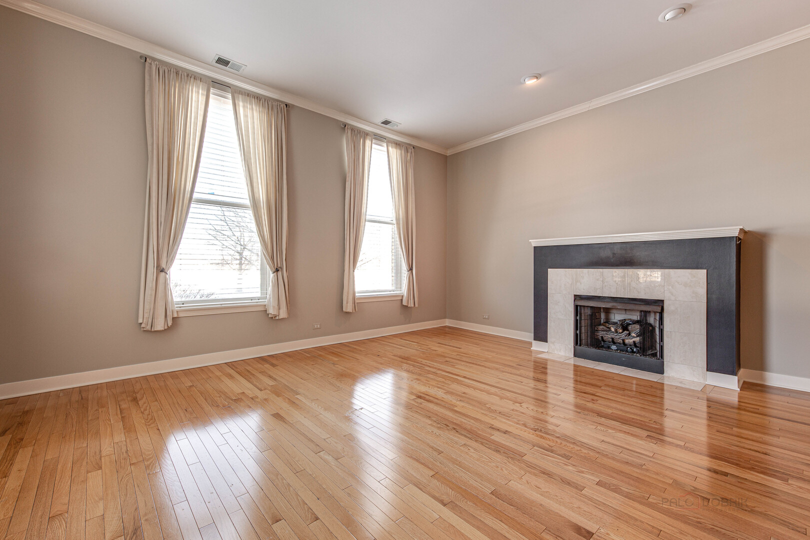 210 Leonard Wood #101, Highland Park, IL 60035