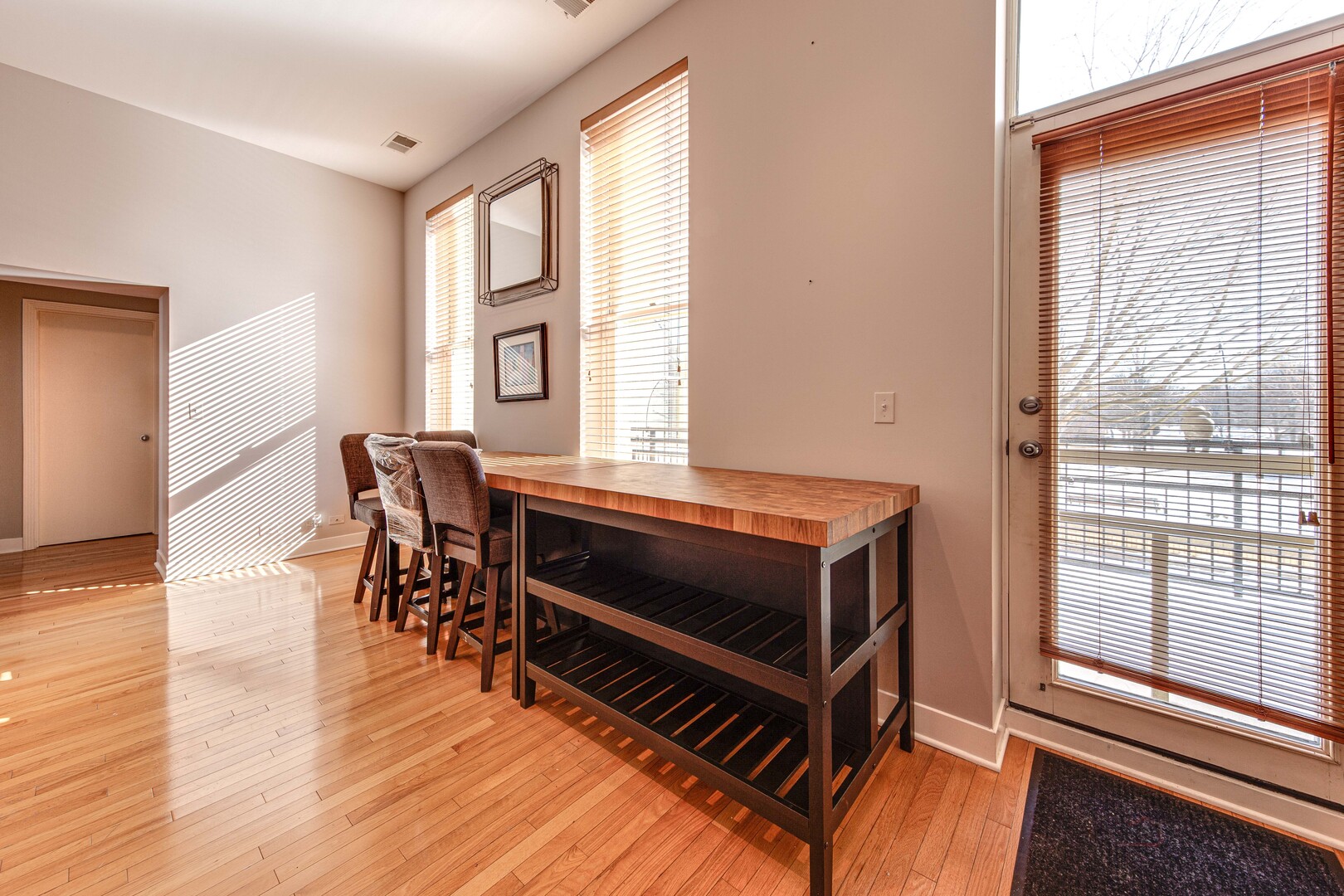 210 Leonard Wood #101, Highland Park, IL 60035