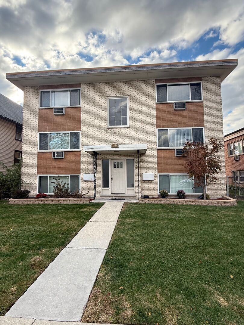 2124 14th Avenue #2S, Broadview, IL 60155