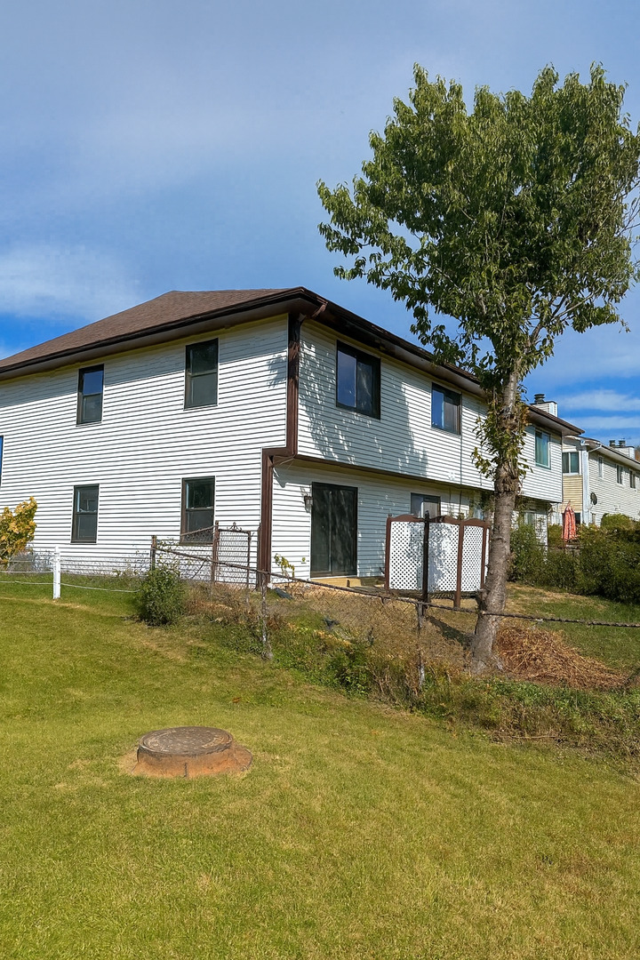 1426 Chippewa Trail #1426, Wheeling, IL 60090