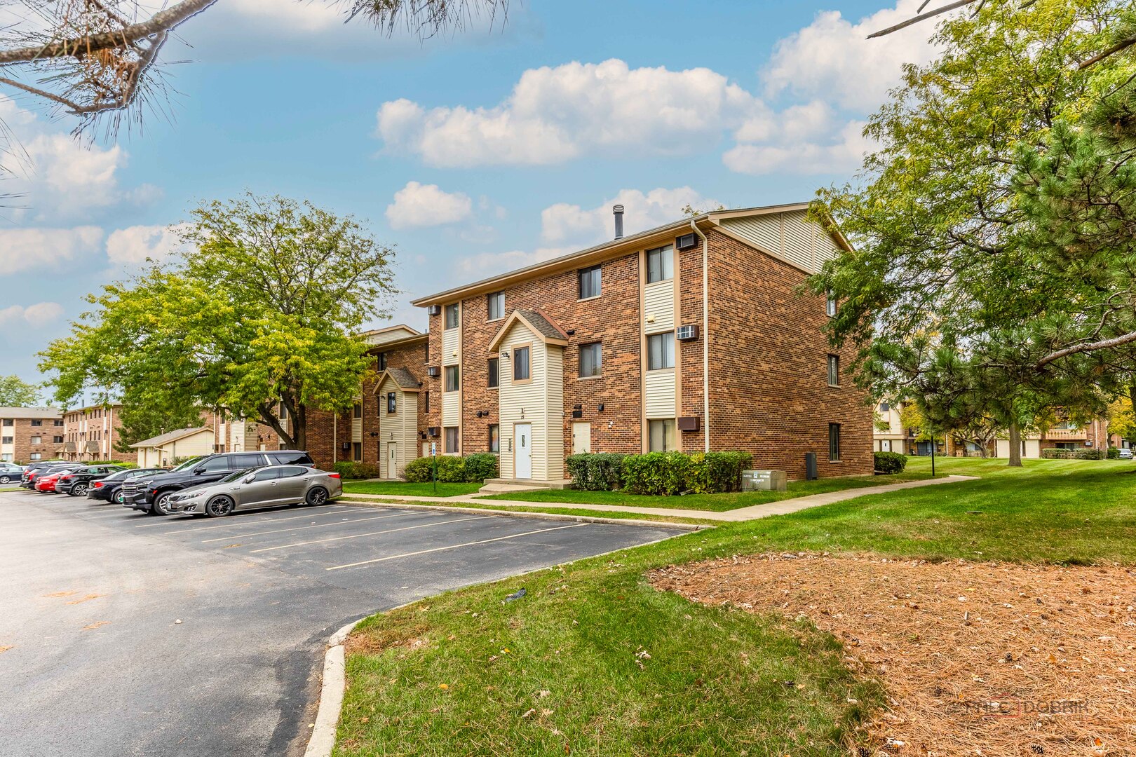 15 Echo Court #8, Vernon Hills, IL 60061