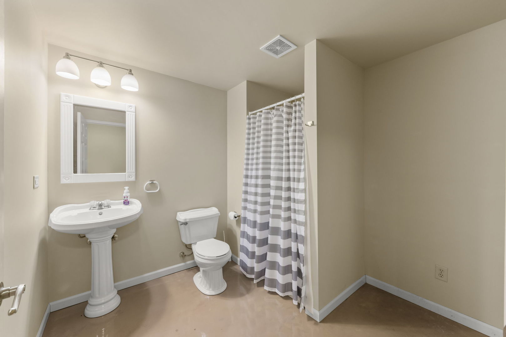 1375 Lakeside Lane, Morris, IL 60450