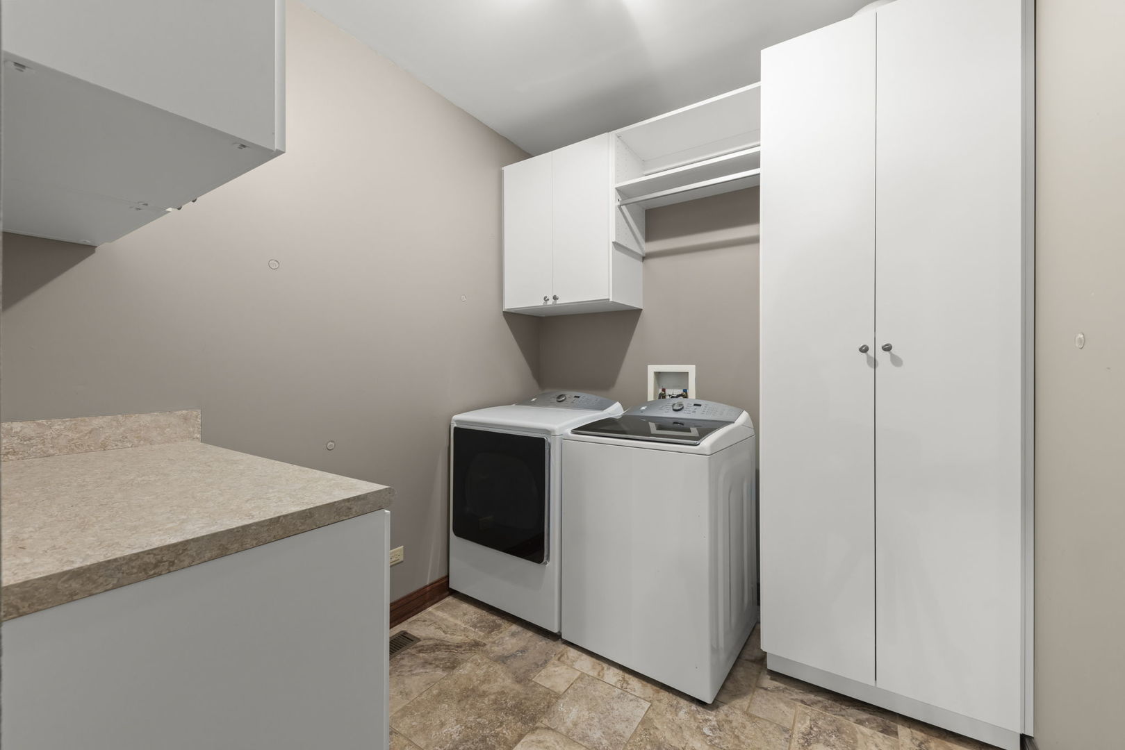 1375 Lakeside Lane, Morris, IL 60450