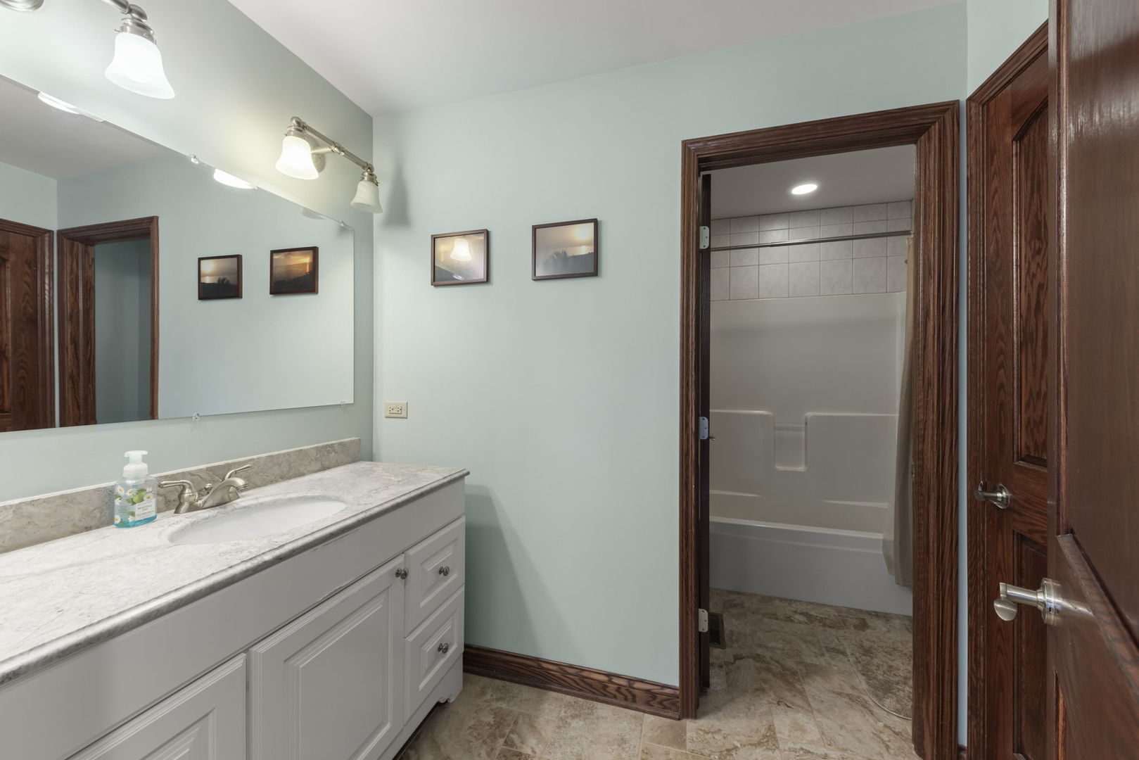 1375 Lakeside Lane, Morris, IL 60450