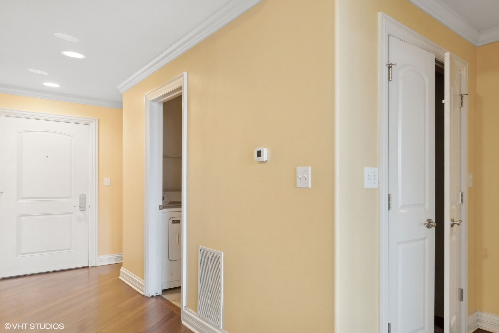 3630 N Harlem Avenue #205, Chicago, IL 60634