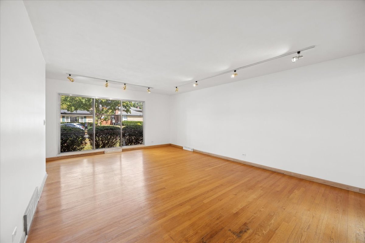 10511 Preston Street, Westchester, IL 60154