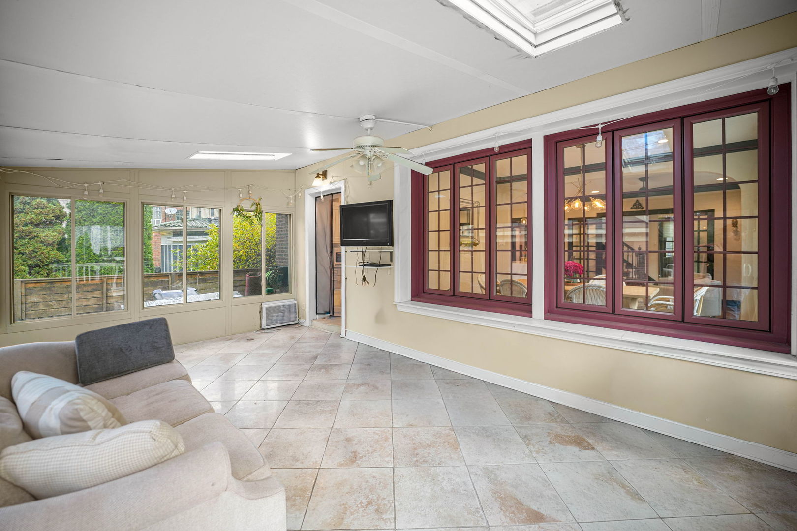 10022 S Seeley Avenue, Chicago, IL 60643