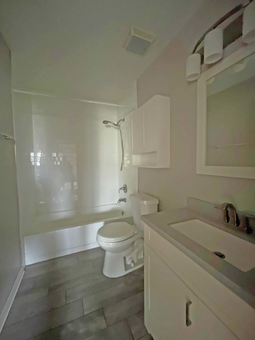 328 Mulberry Court #A2, Bartlett, IL 60103