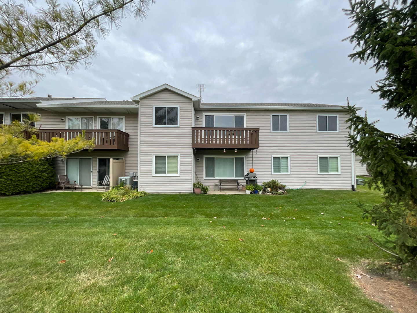 328 Mulberry Court #A2, Bartlett, IL 60103