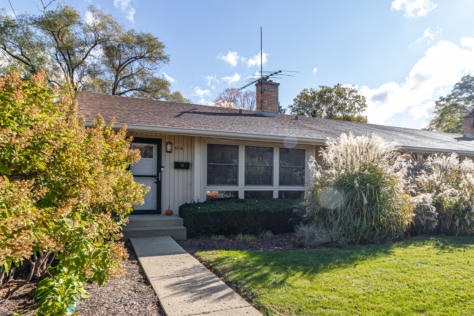 922 N Milwaukee Avenue #A, Libertyville, IL 60048