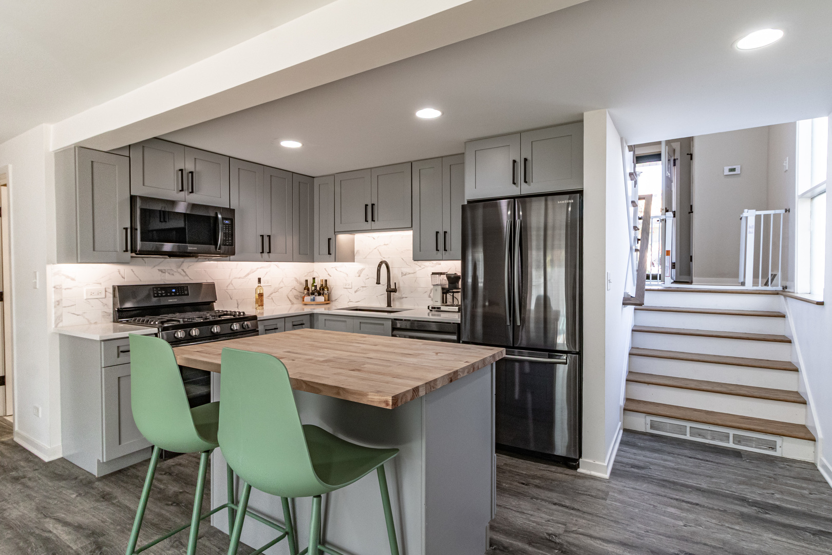 922 N Milwaukee Avenue #A, Libertyville, IL 60048