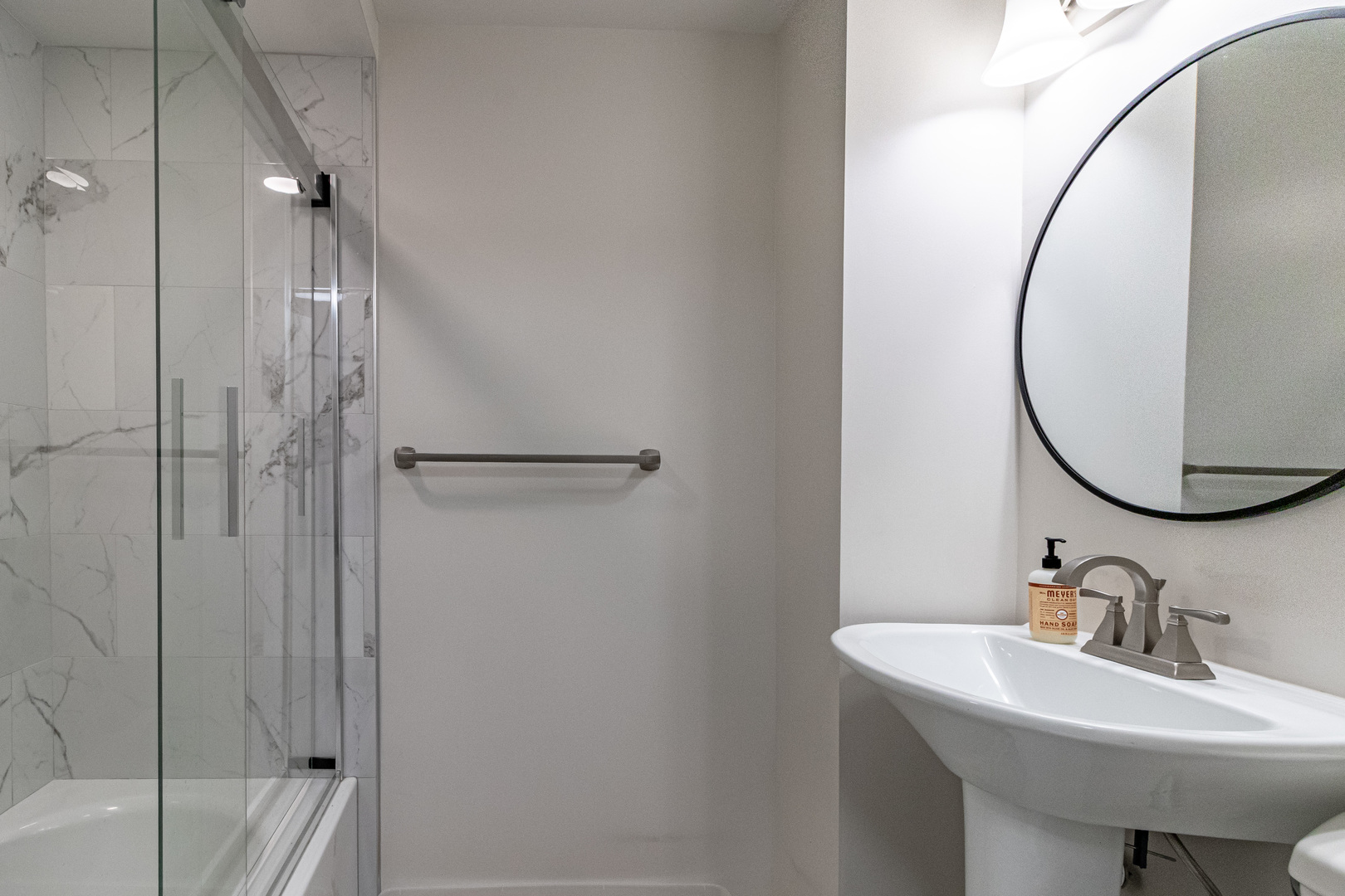 922 N Milwaukee Avenue #A, Libertyville, IL 60048