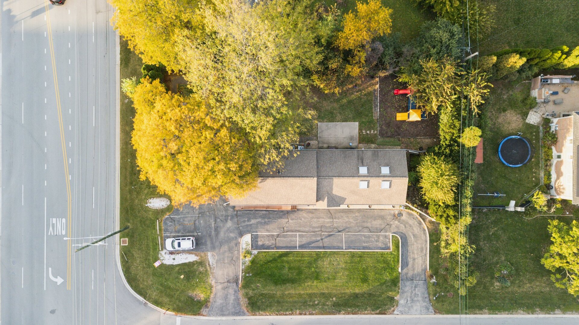 1S221 Summit Avenue, Oakbrook Terrace, IL 60181