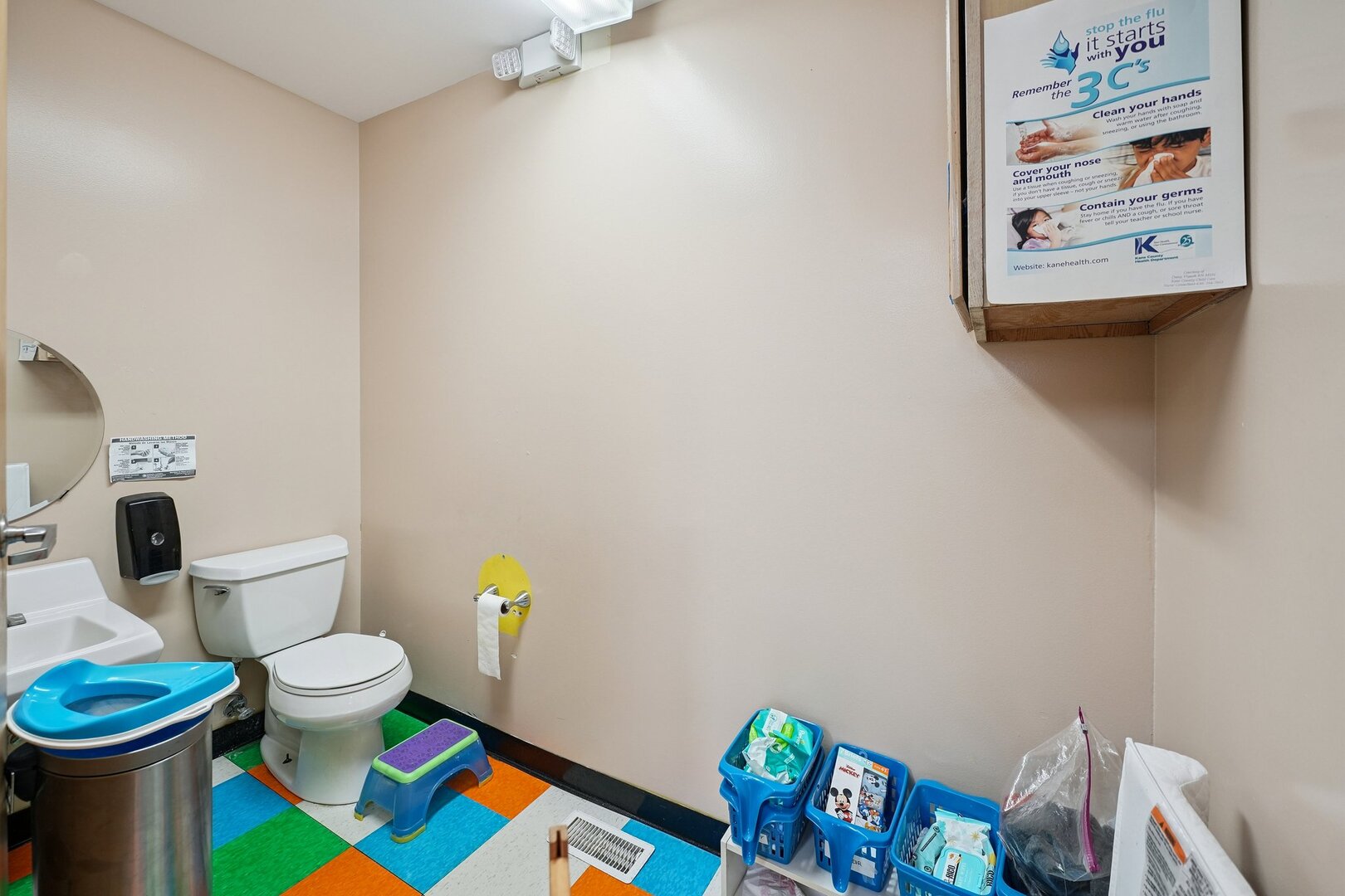 1S221 Summit Avenue, Oakbrook Terrace, IL 60181