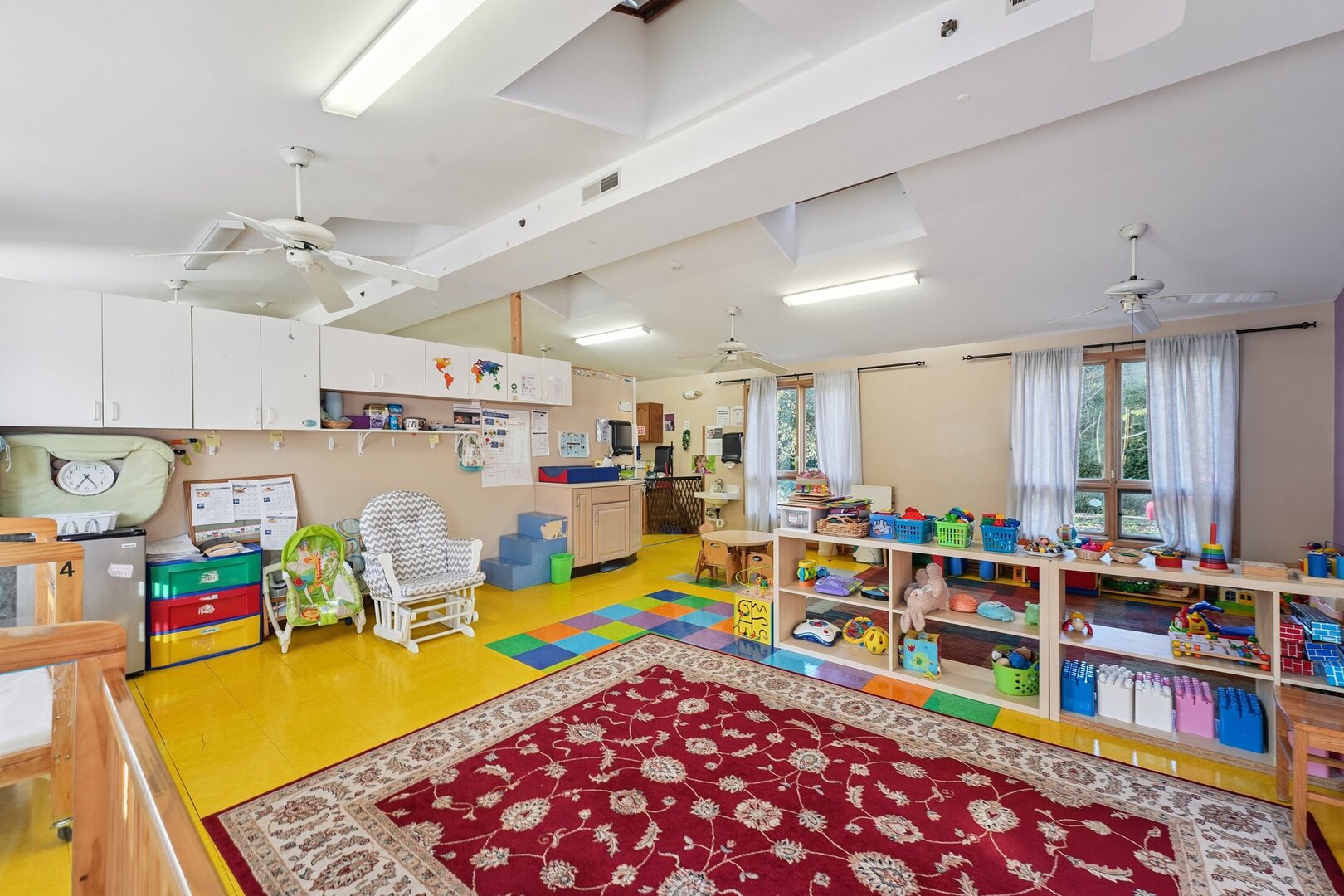 1S221 Summit Avenue, Oakbrook Terrace, IL 60181