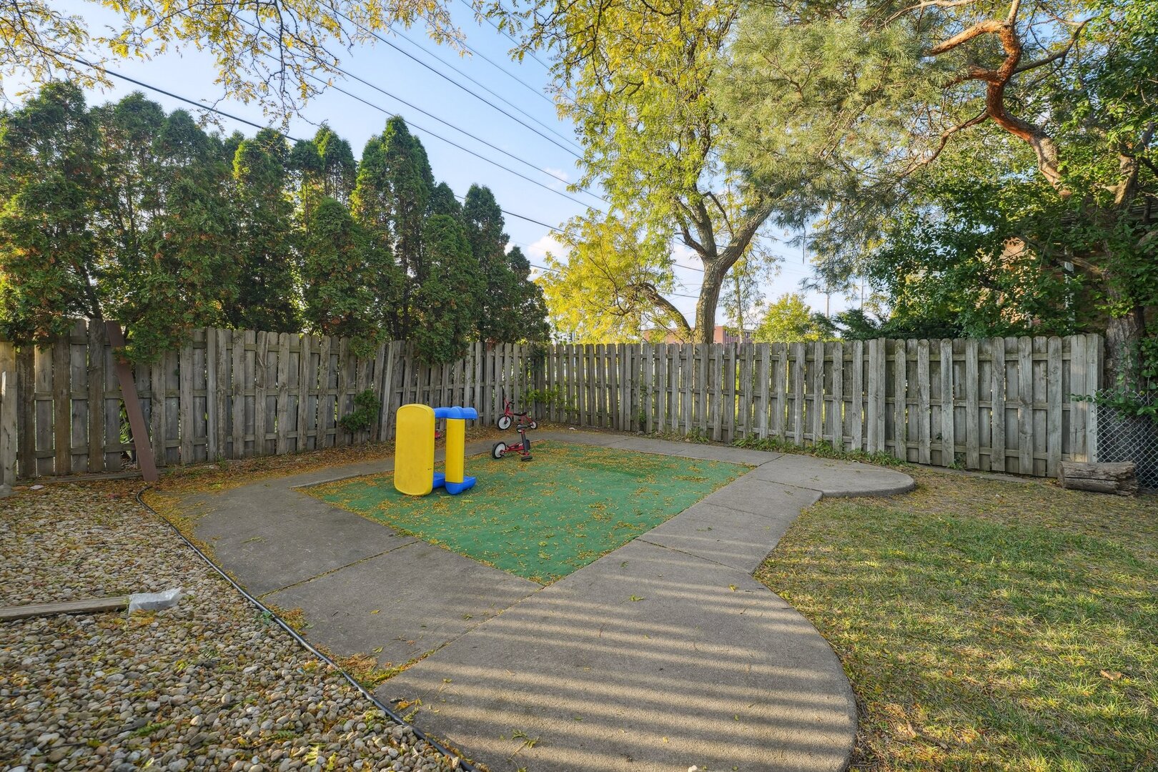 1S221 Summit Avenue, Oakbrook Terrace, IL 60181