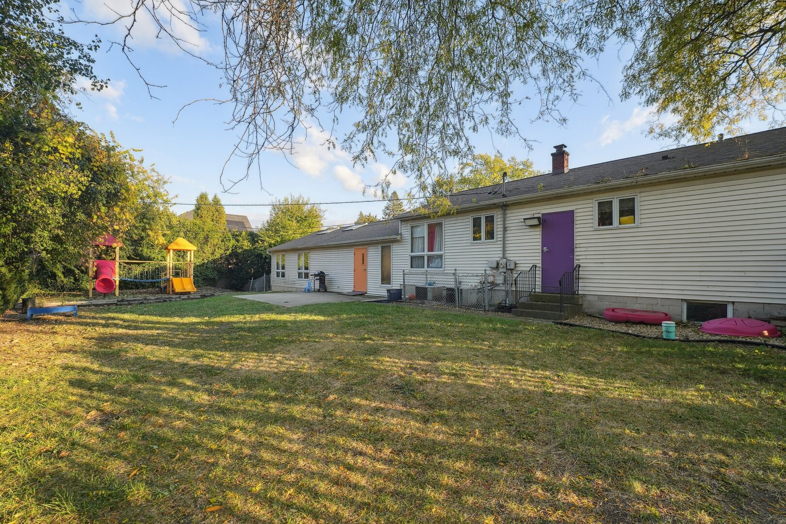 1S221 Summit Avenue, Oakbrook Terrace, IL 60181