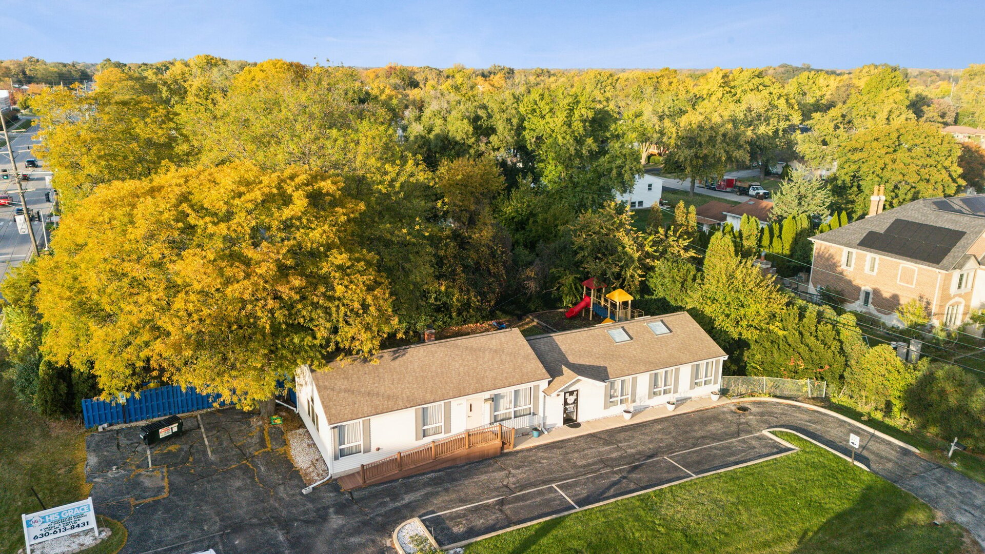 1S221 Summit Avenue, Oakbrook Terrace, IL 60181