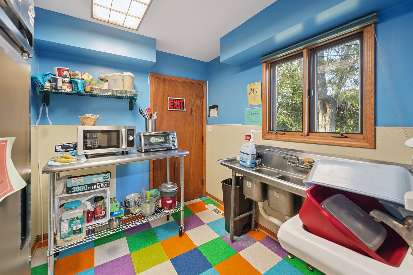 1S221 Summit Avenue, Oakbrook Terrace, IL 60181