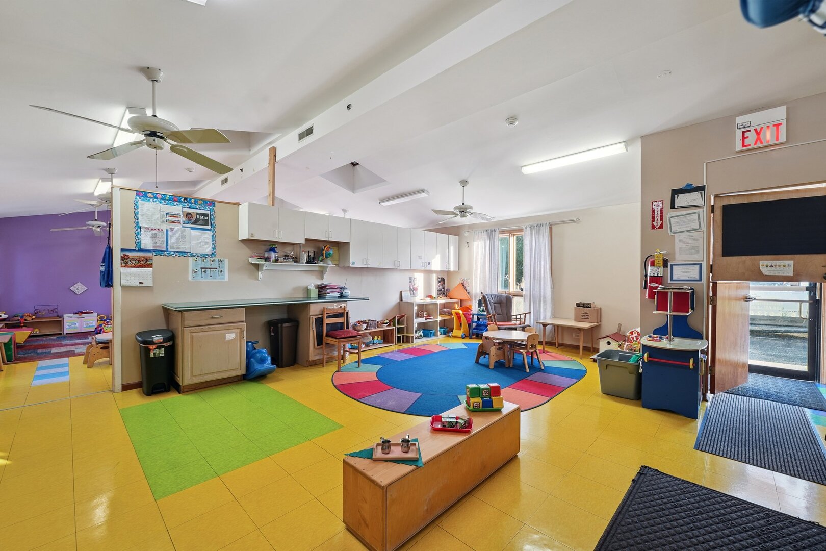 1S221 Summit Avenue, Oakbrook Terrace, IL 60181