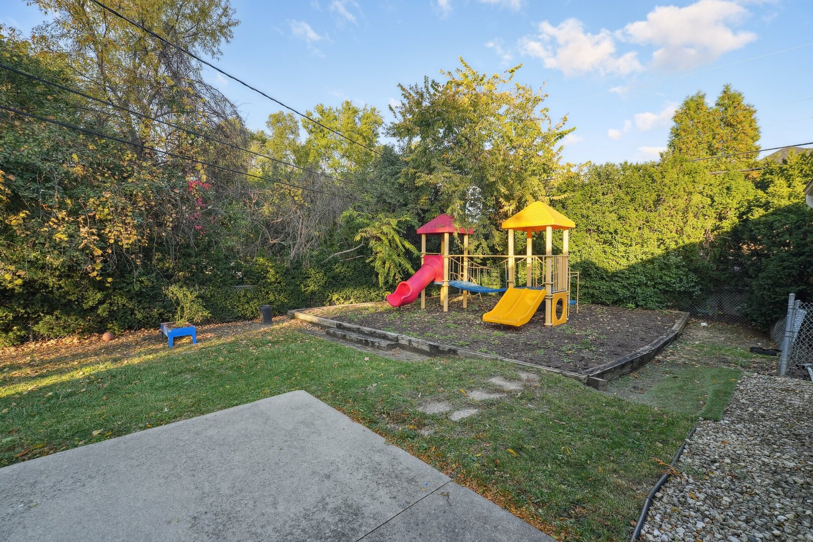 1S221 Summit Avenue, Oakbrook Terrace, IL 60181