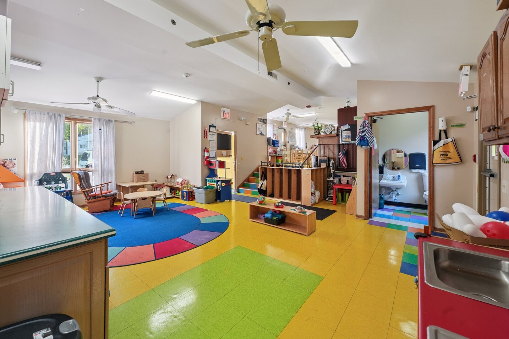 1S221 Summit Avenue, Oakbrook Terrace, IL 60181