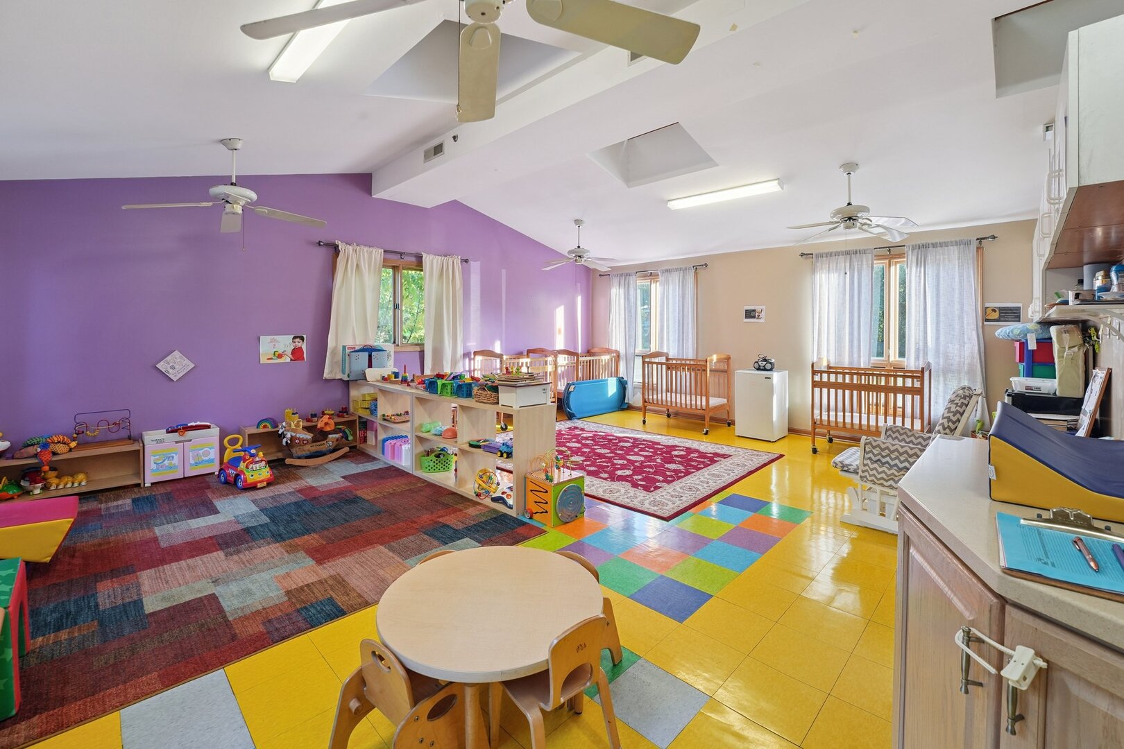 1S221 Summit Avenue, Oakbrook Terrace, IL 60181