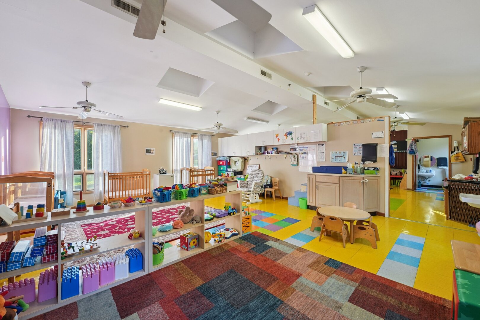 1S221 Summit Avenue, Oakbrook Terrace, IL 60181