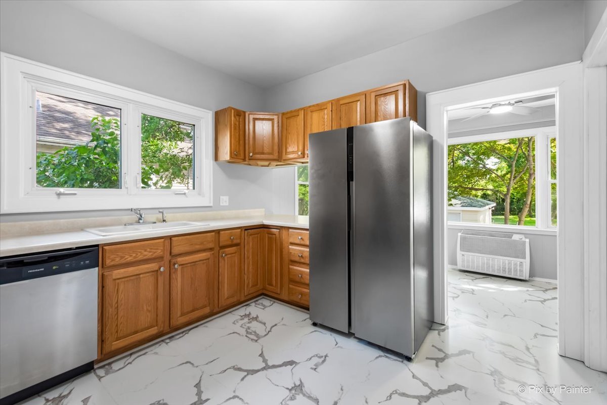 1725 Cedar Road, Homewood, IL 60430