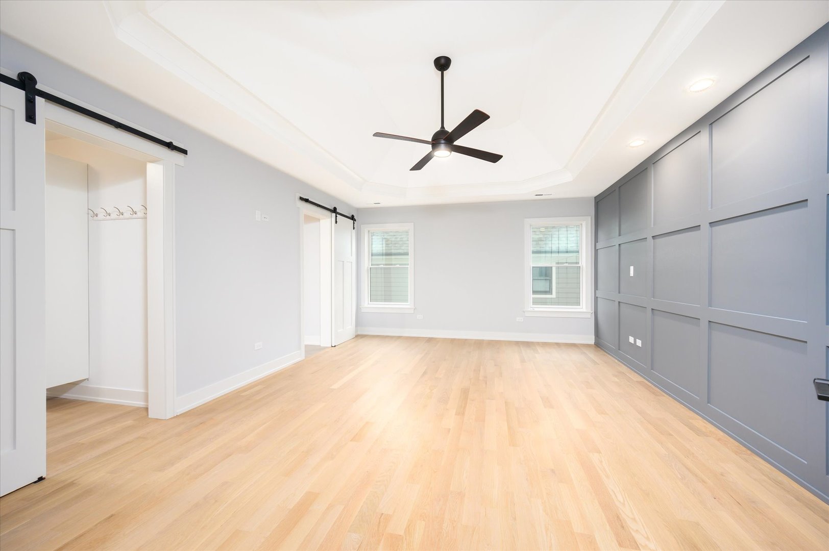 570 S Parkside Avenue, Elmhurst, IL 60126