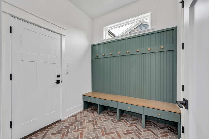 570 S Parkside Avenue, Elmhurst, IL 60126