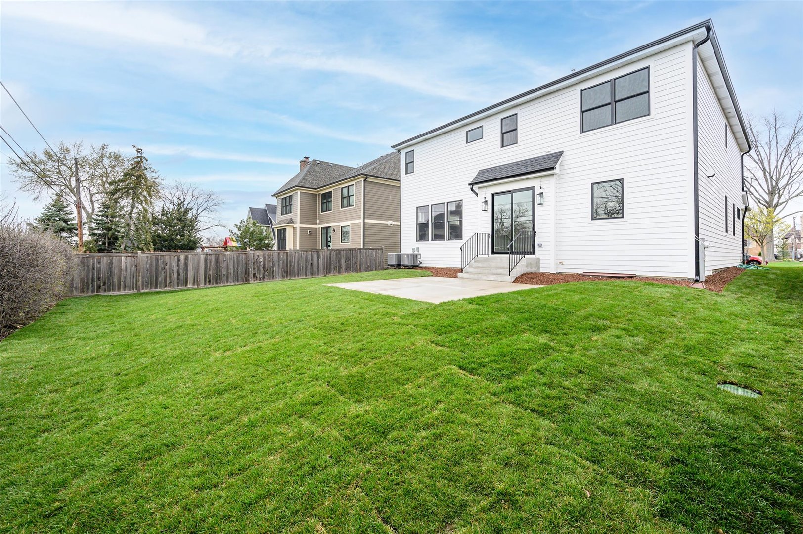 570 S Parkside Avenue, Elmhurst, IL 60126