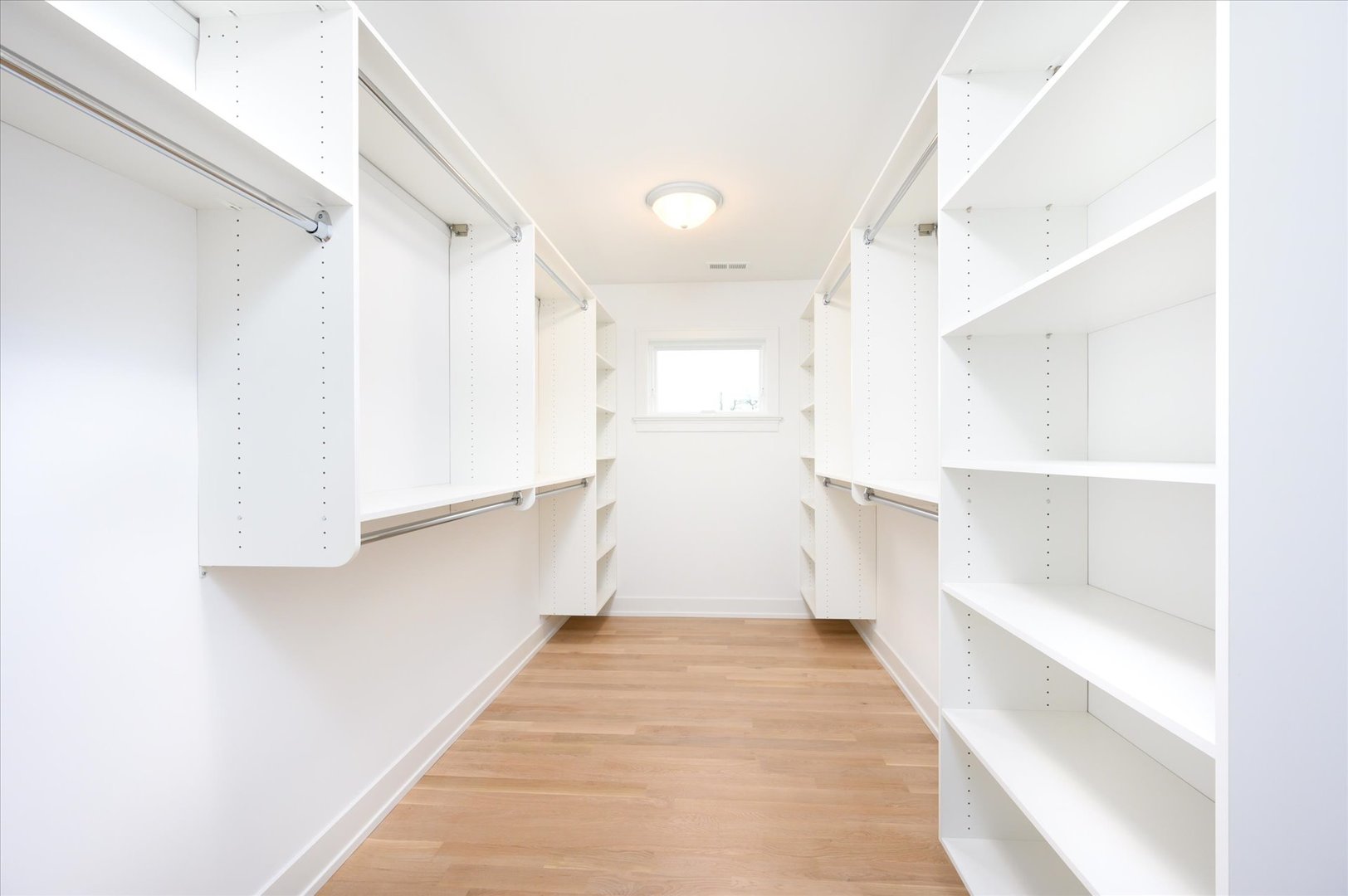 570 S Parkside Avenue, Elmhurst, IL 60126