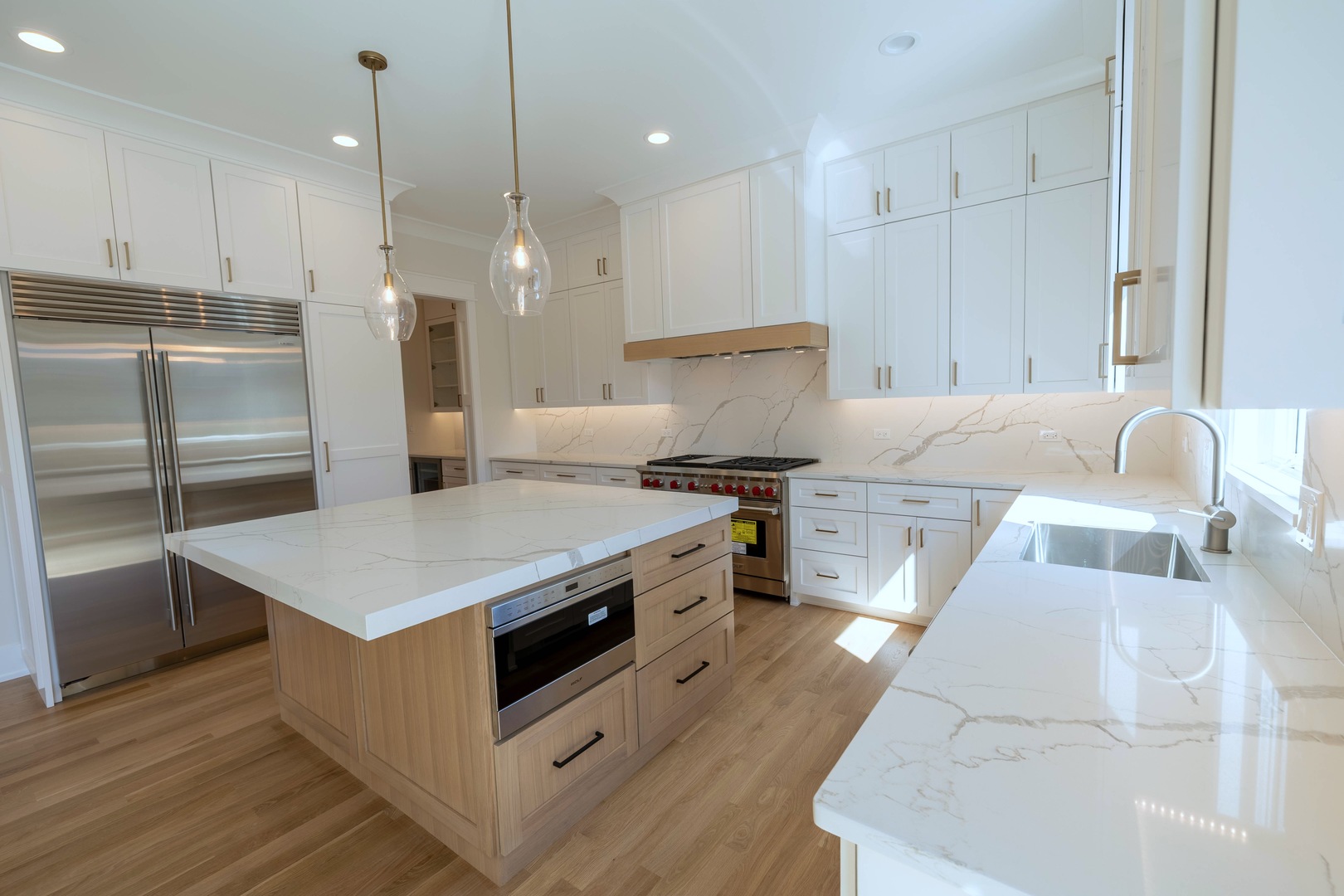 570 S Parkside Avenue, Elmhurst, IL 60126