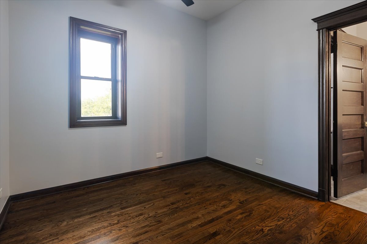 442-444 E 48th Street #2E, Chicago, IL 60616