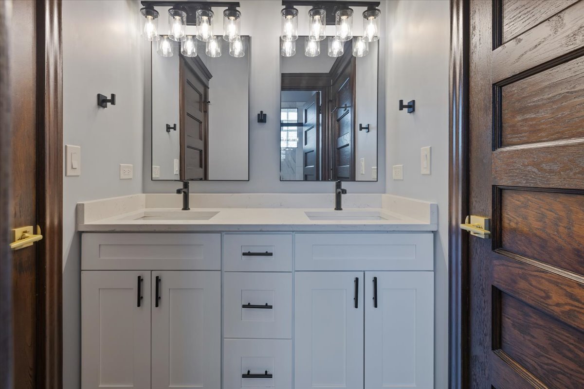 442-444 E 48th Street #2E, Chicago, IL 60616