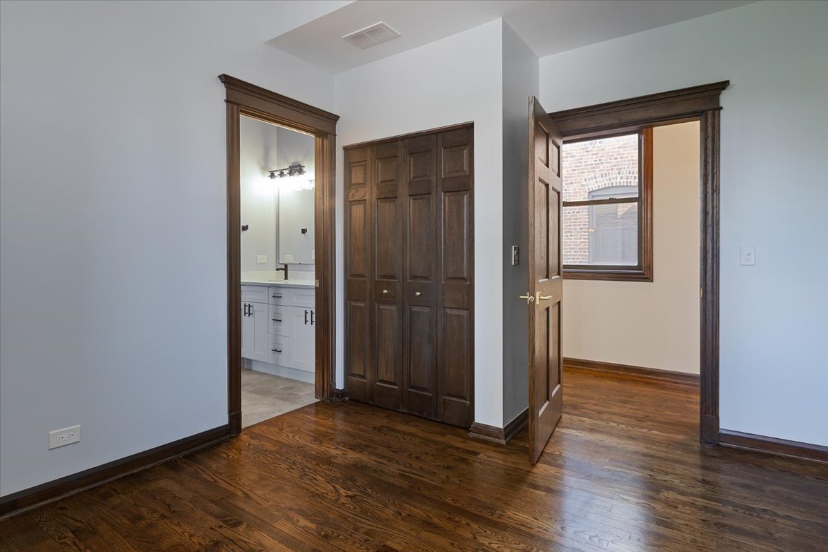 442-444 E 48th Street #2E, Chicago, IL 60616