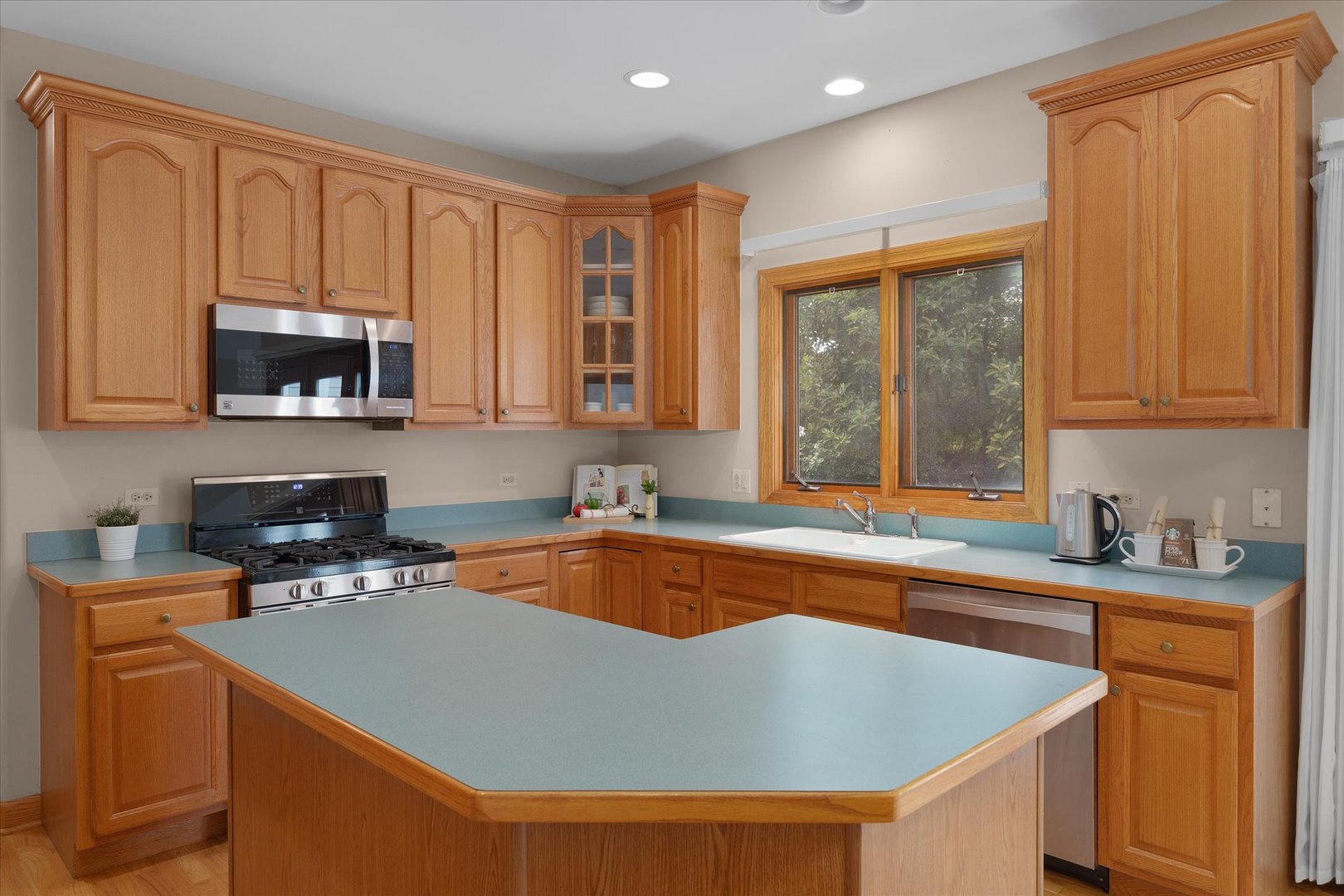 442 Mallard Point Drive, North Aurora, IL 60542