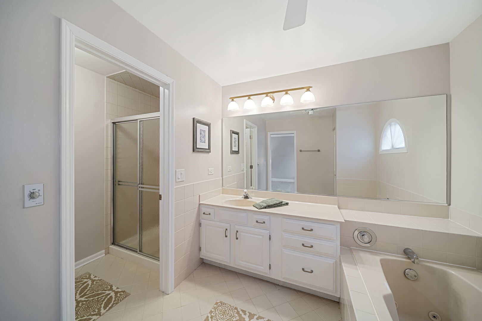 701 N Victoria Drive, Palatine, IL 60074